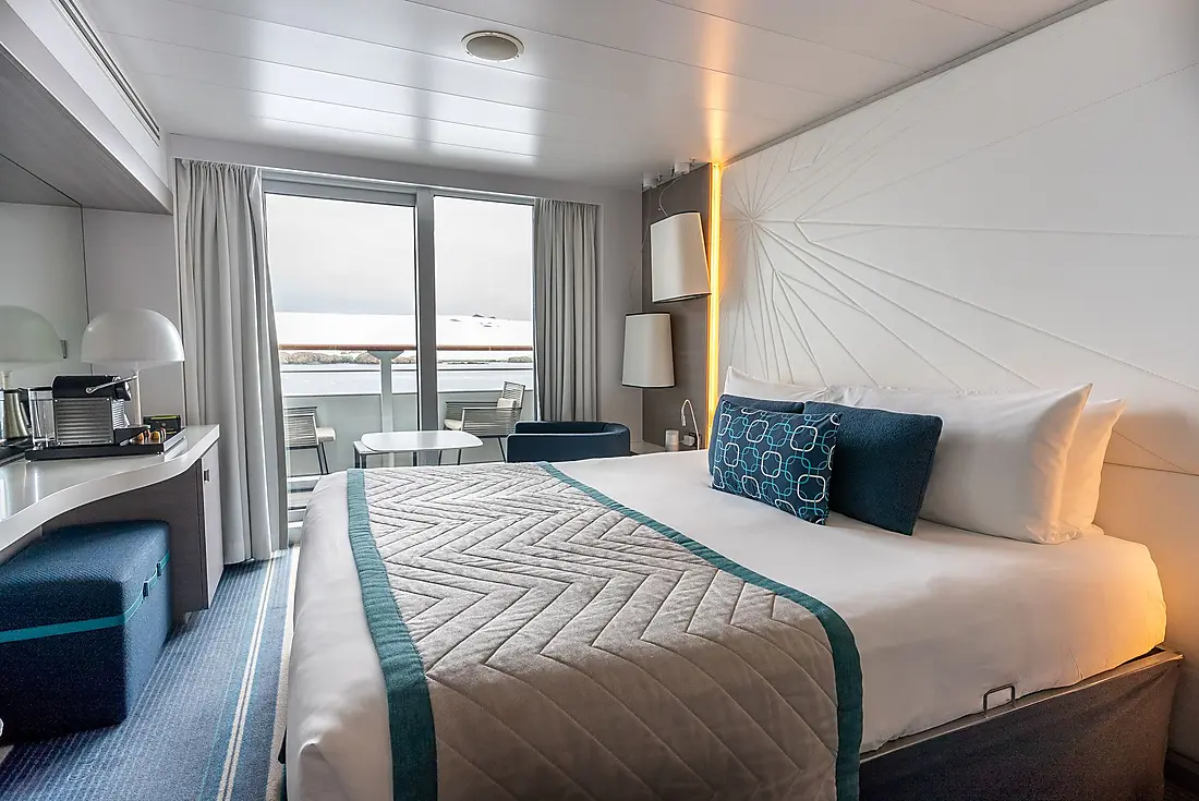 Carousel cabins: Upper decks balcony stateroom
