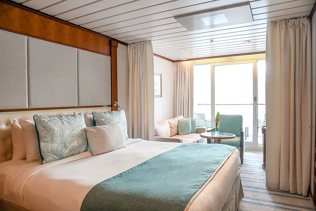 Carousel cabins: Veranda suite and stateroom