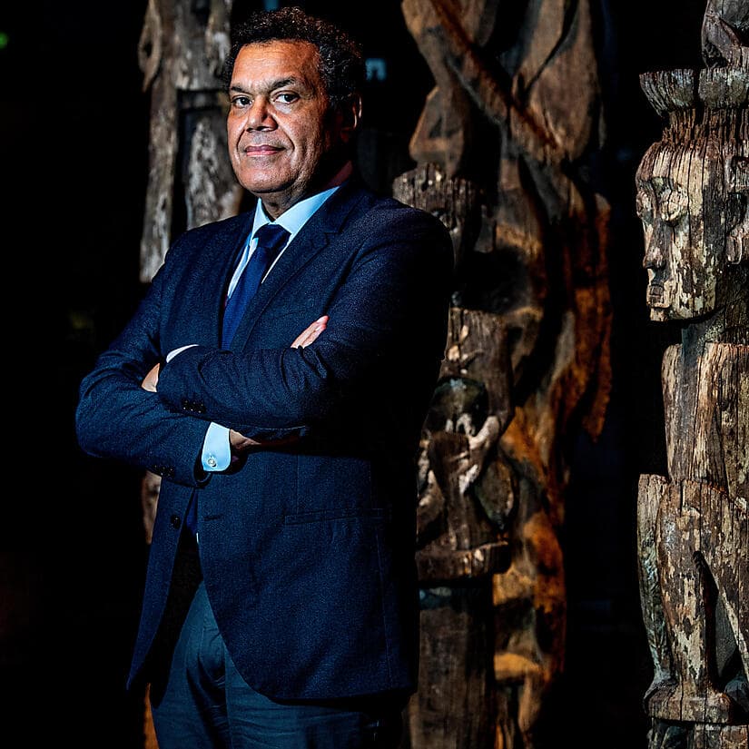 EMMANUEL_KASARHEROU ┬® Photo Thibaut Chapotot.jpg